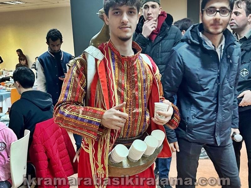 geleneksel kıyafetli şerbetçi kiralama